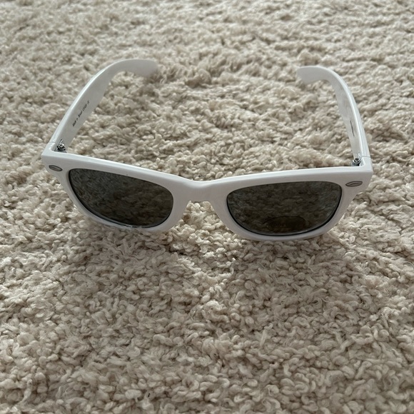 Real Shades Surf Youth Sunglasses (100% UVA/UVB protection) - Picture 2 of 3